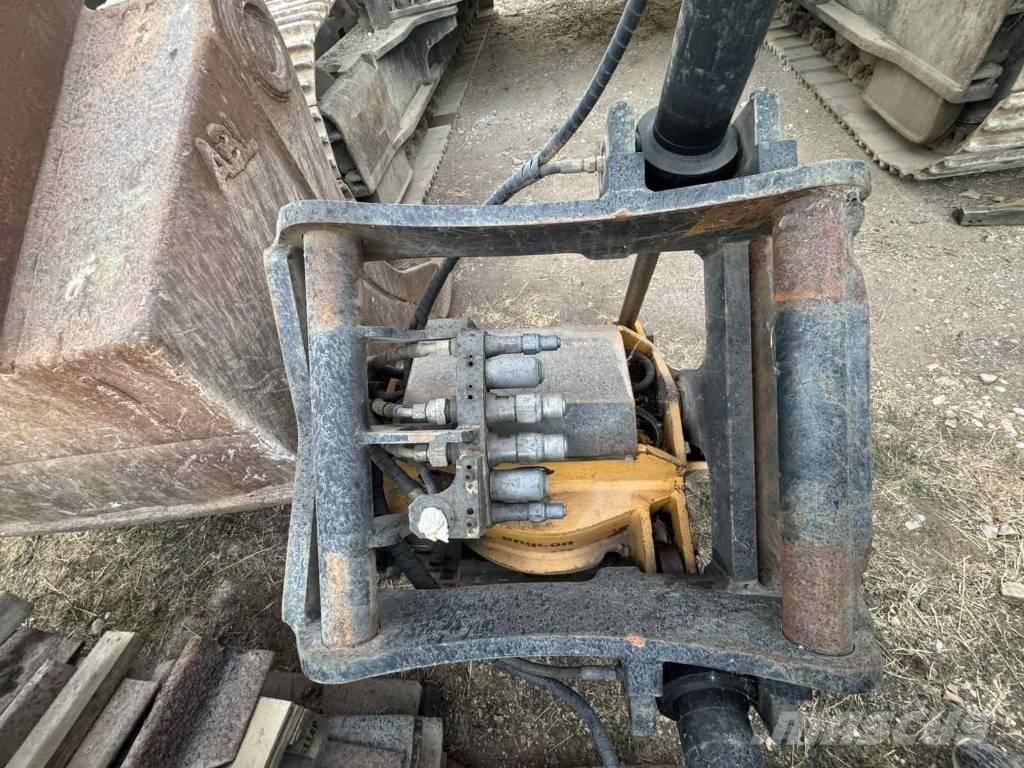 CAT 329 D LN VA Bagri goseničarji