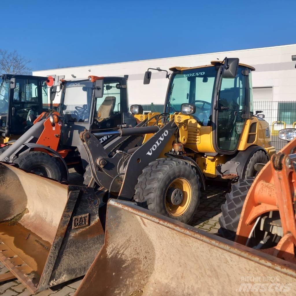 Volvo L 28 F Kolesni nakladalci