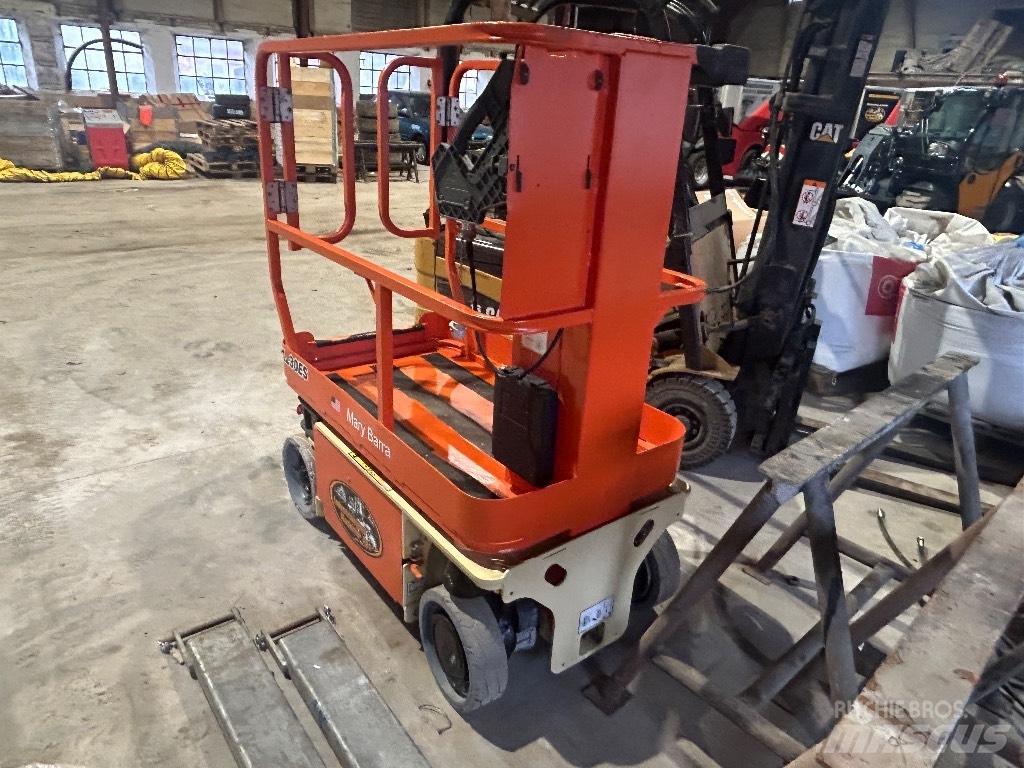 JLG 1230 ES Vertikalna dvigala