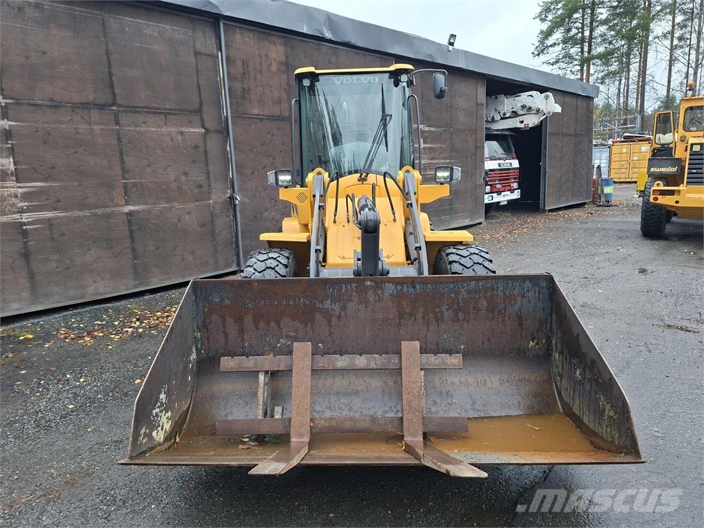 Volvo L30B Kolesni nakladalci