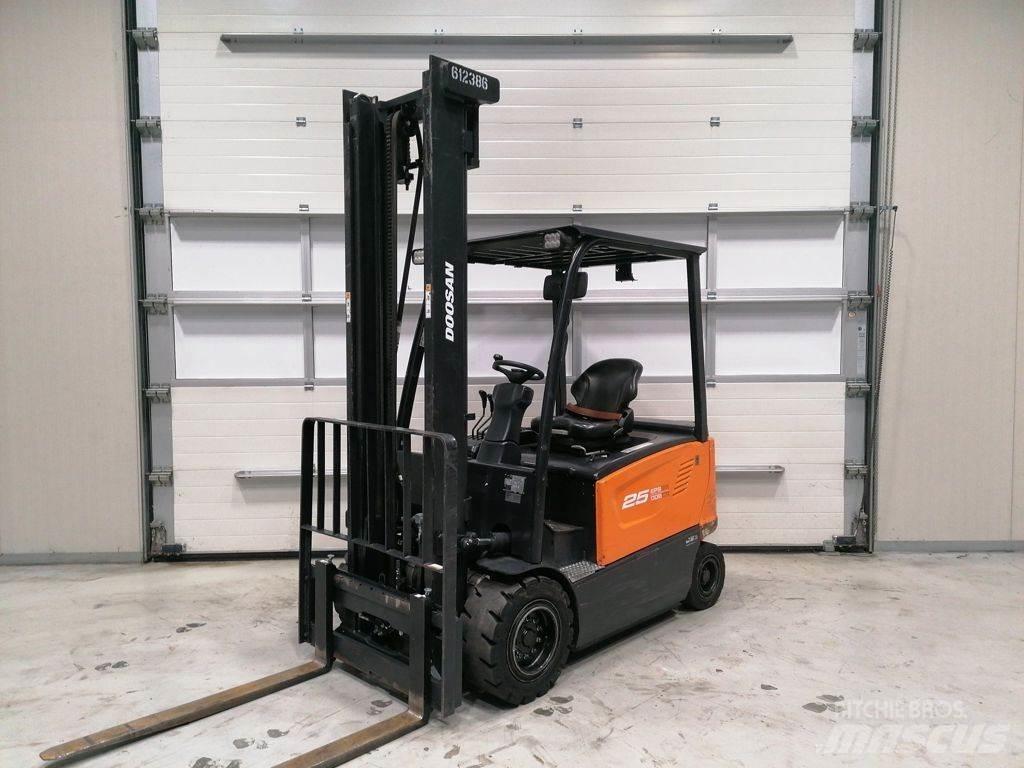 Doosan B25X-7 Električni viličarji