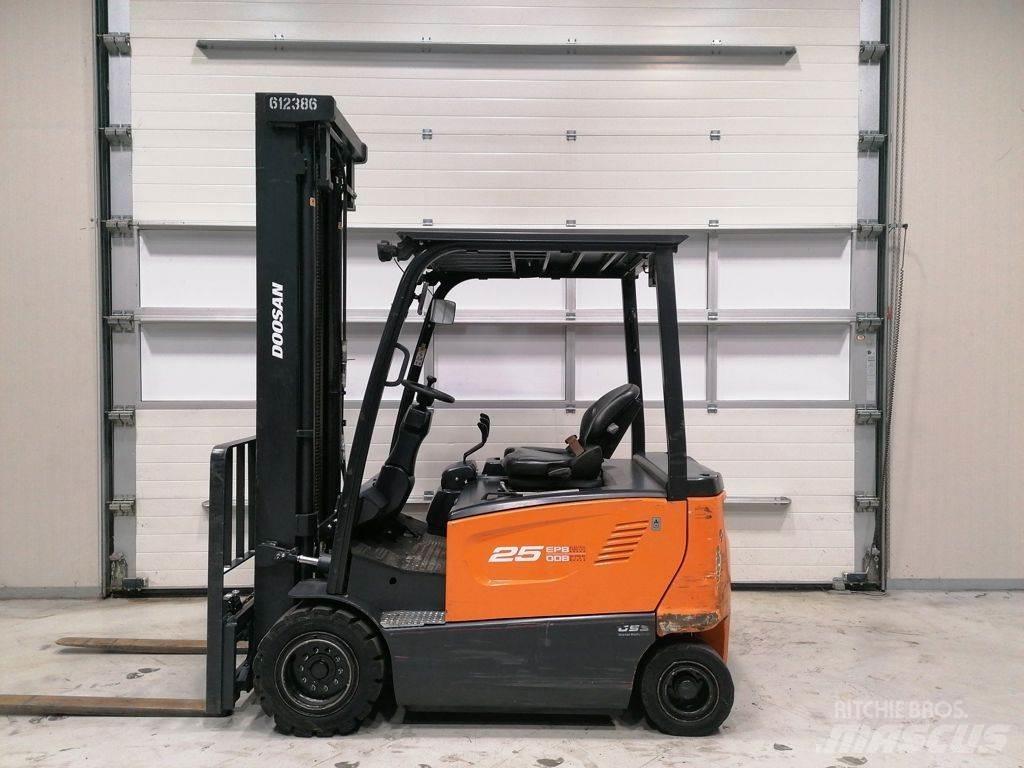 Doosan B25X-7 Električni viličarji