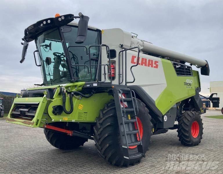 CLAAS TRION 650 Kombajni