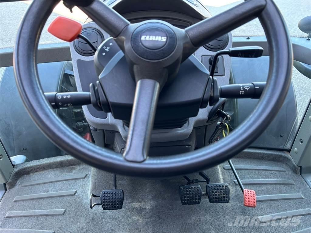 CLAAS Arion 640 Traktorji