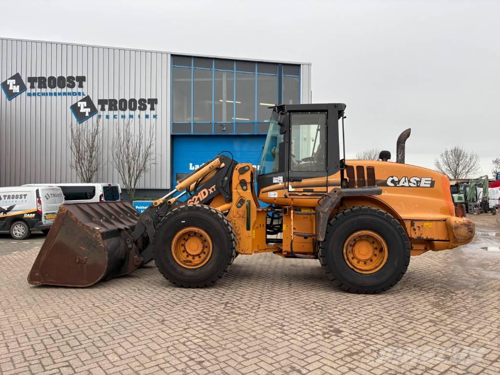 CASE 621 D XT Kolesni nakladalci