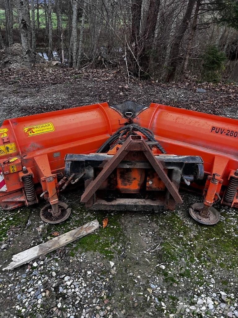 Pronar PUV 2800 Snežne deske in plugi