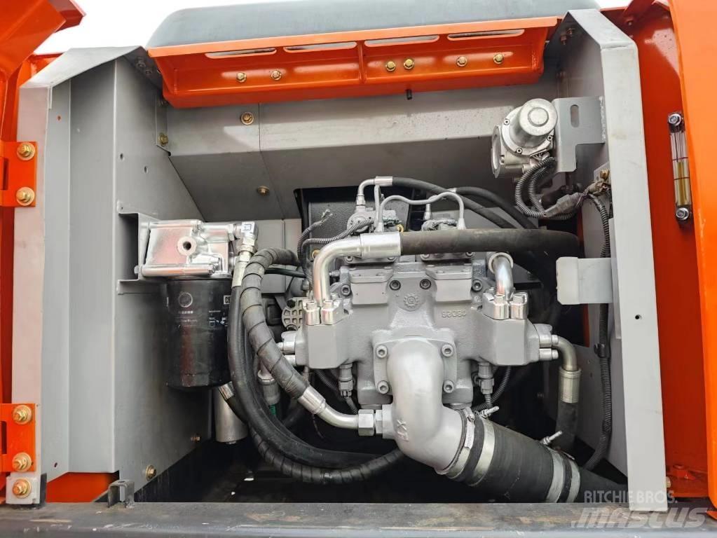 Hitachi ZX 200-6 Bagri goseničarji