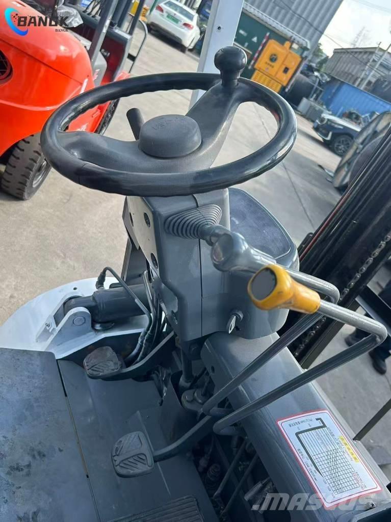 TCM FD35T3C Dizelski viličarji