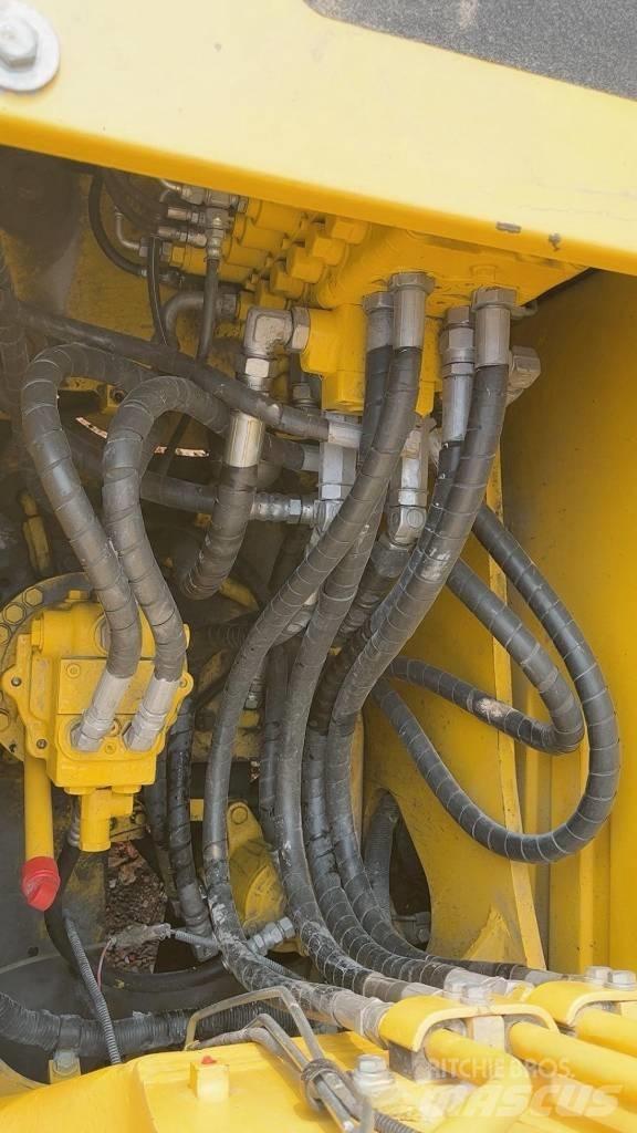 Komatsu PC 130-8 Bagri goseničarji