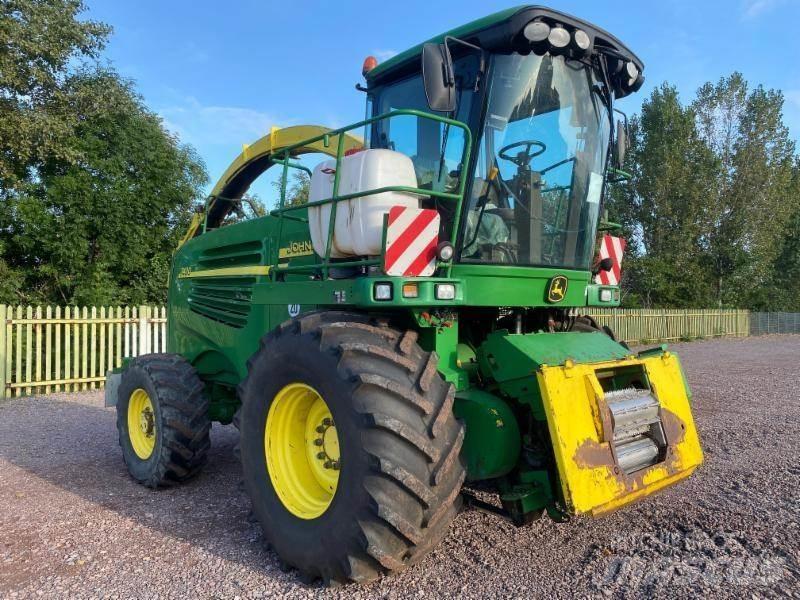 John Deere 7400 Stroji za krmo na lastni pogon