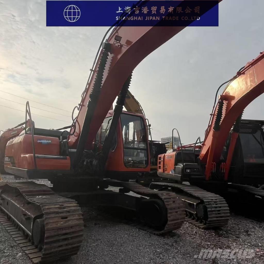 Doosan DH 300 Bagri goseničarji