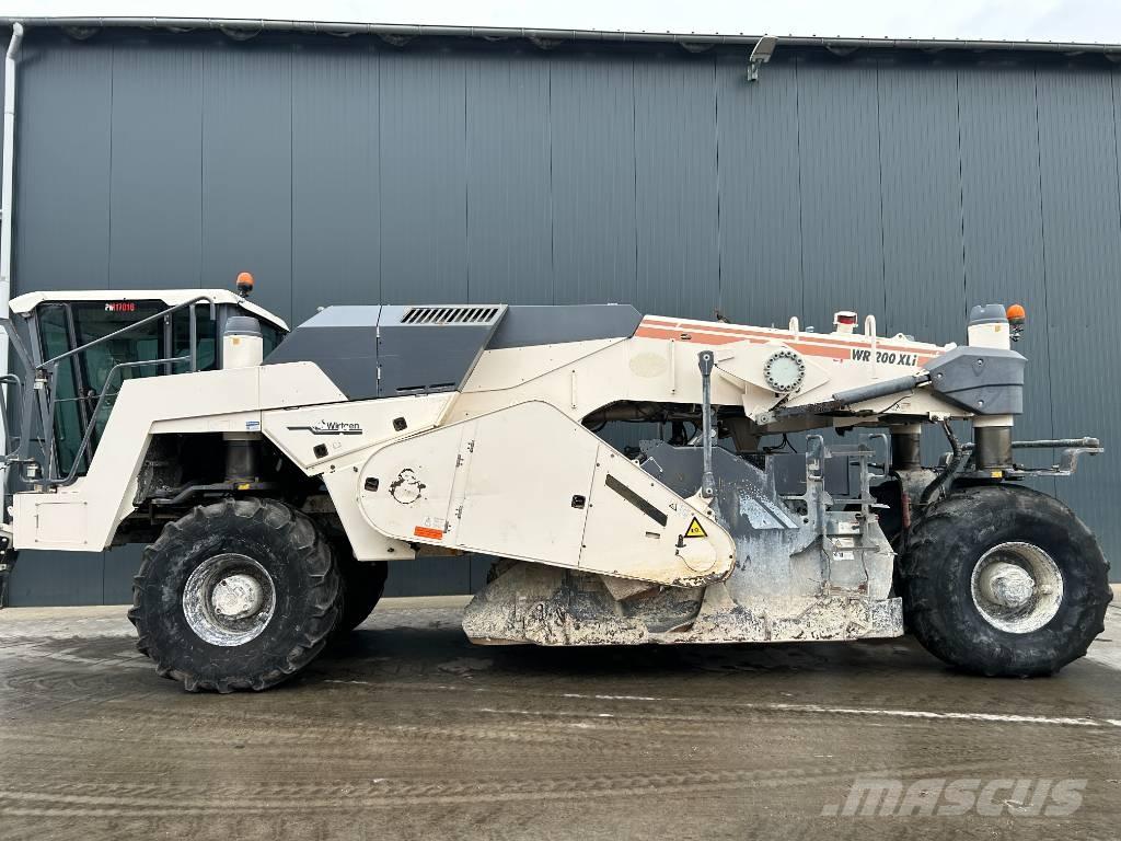 Wirtgen WR200XLi Kompaktorji tal