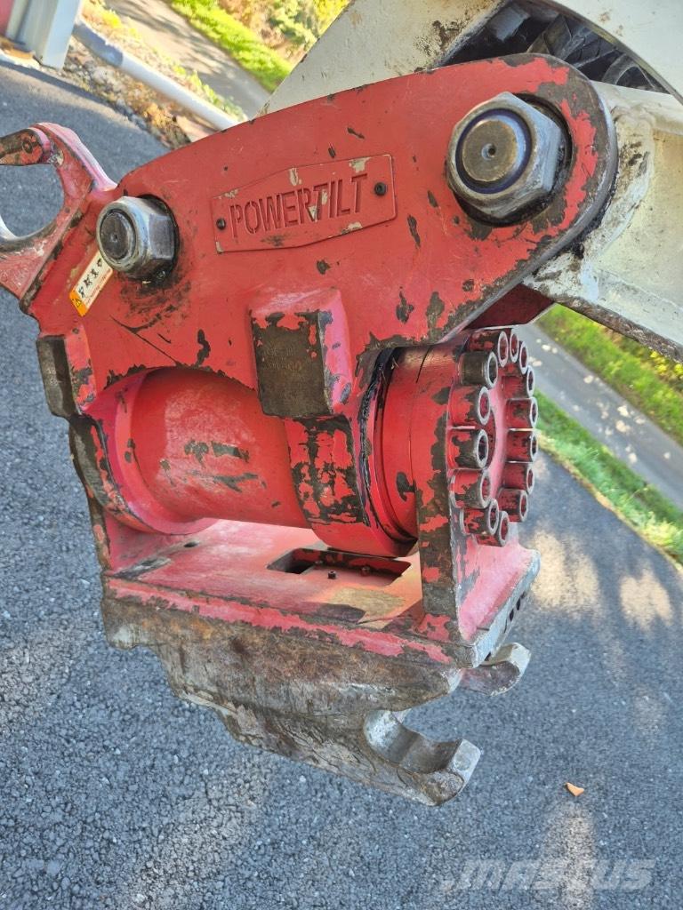 Takeuchi TB 295 W Bagri na kolesih