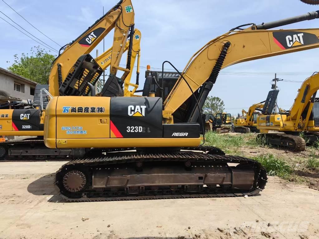 CAT 323 D Bagri goseničarji