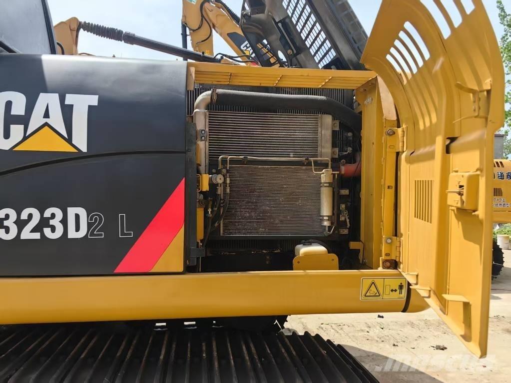 CAT 323 D Bagri goseničarji