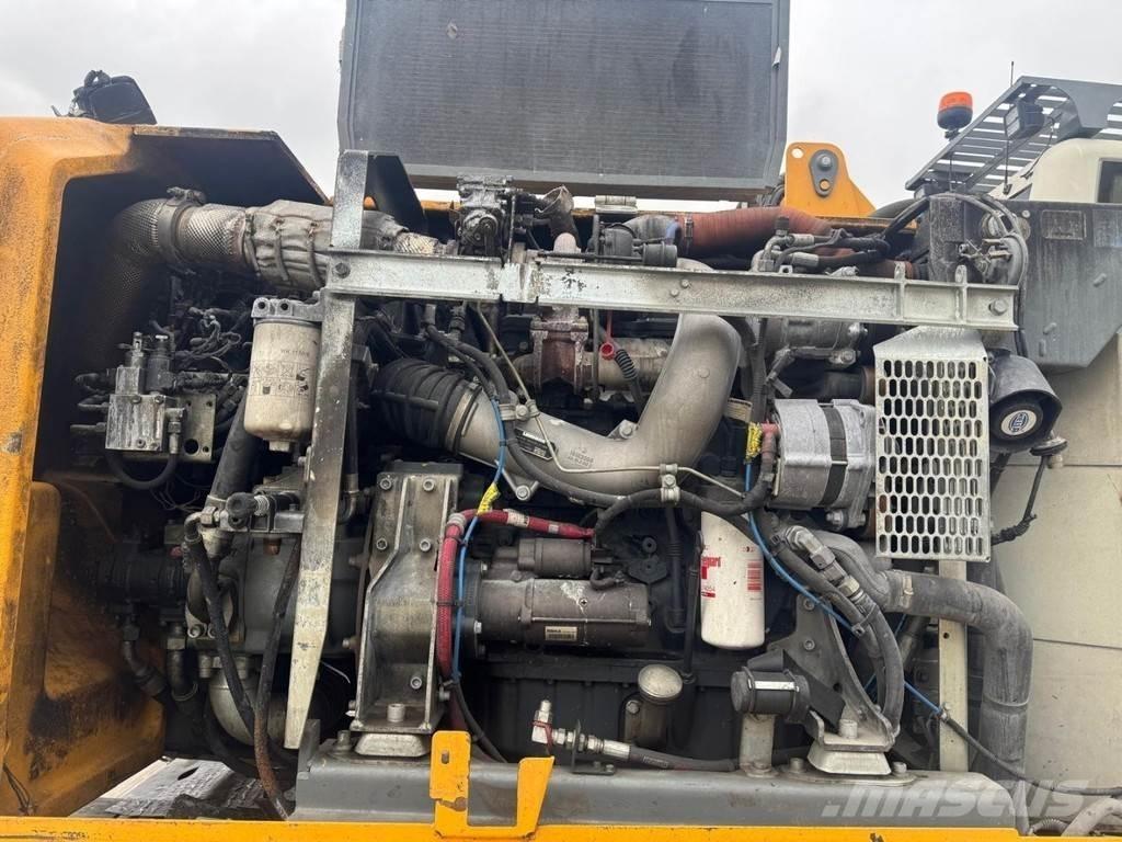 Liebherr LH 22 M Bagri za prekladanje primarnih/sekundarnih surovin