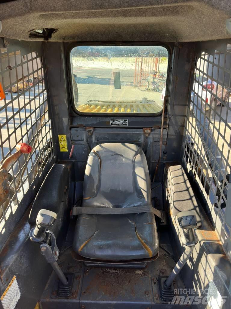 New Holland C 185 Skid steer mini nakladalci