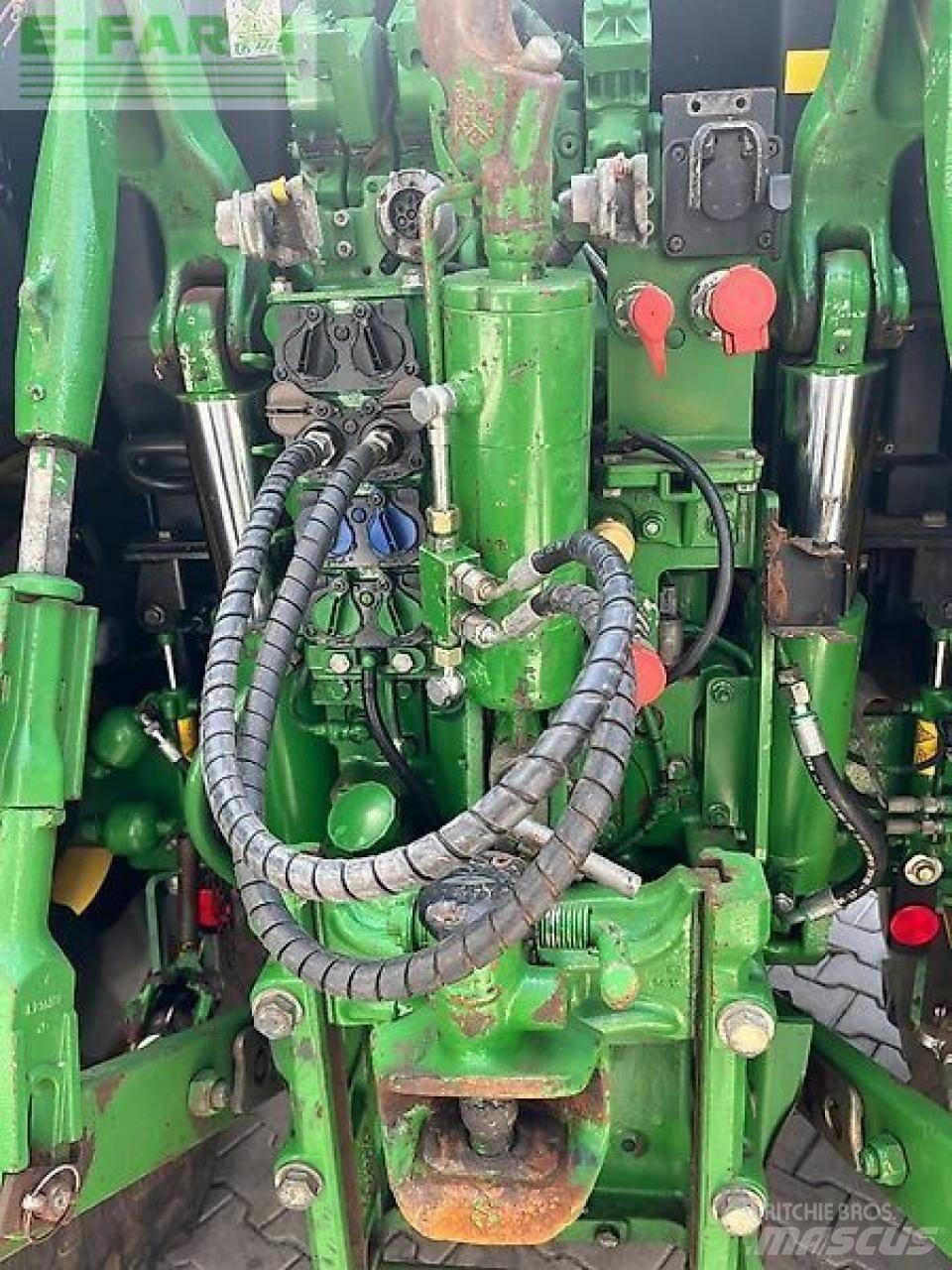 John Deere 6155 r Traktorji