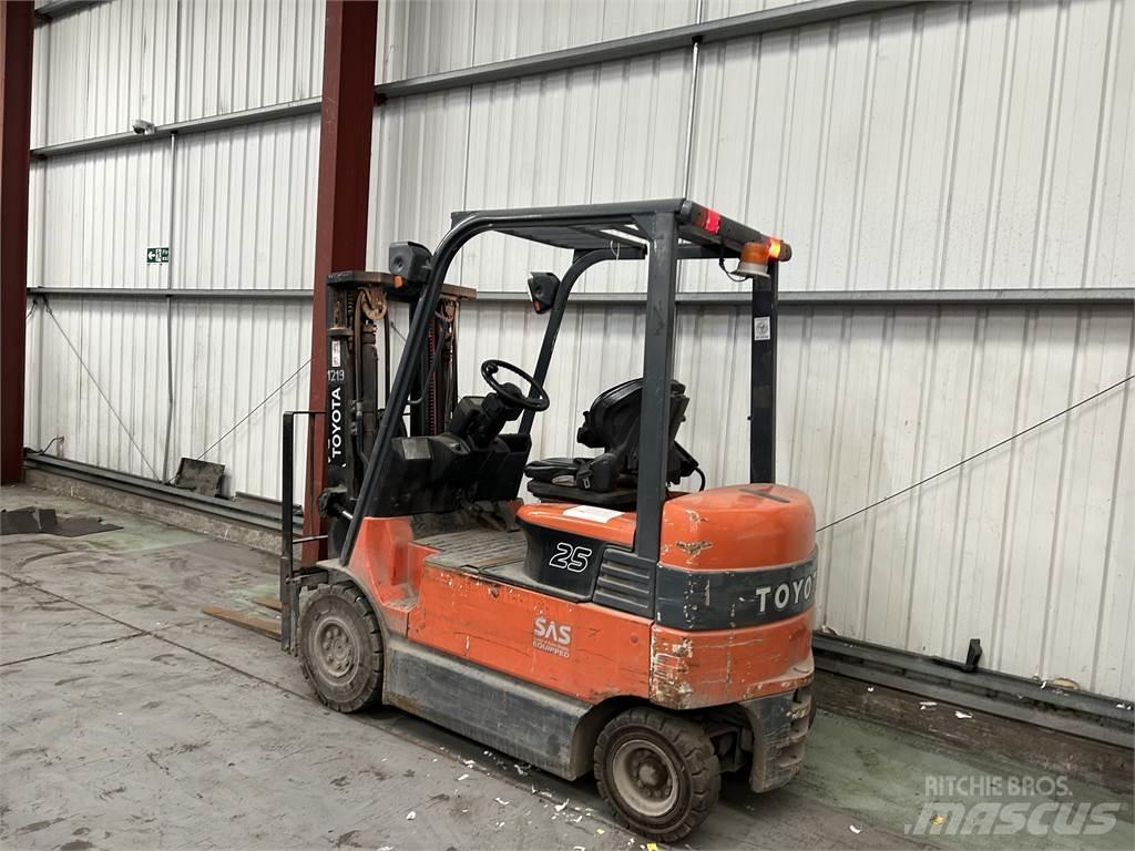 Toyota 7FBMF25 Električni viličarji
