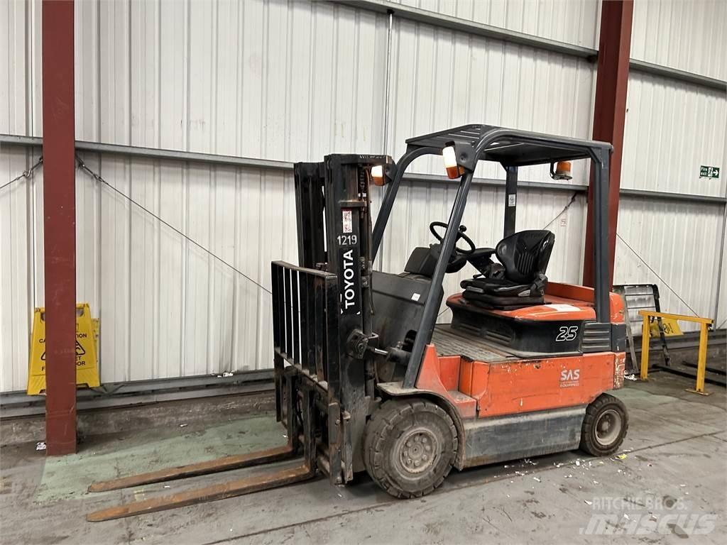 Toyota 7FBMF25 Električni viličarji