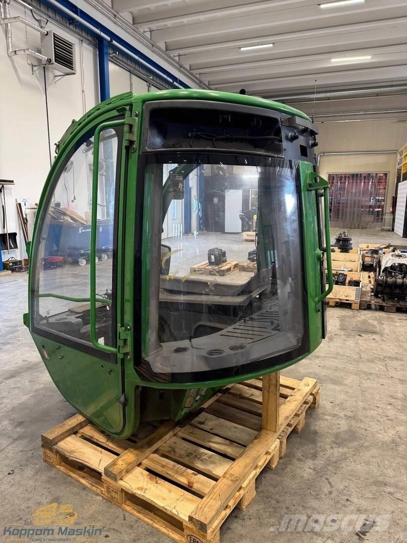 John Deere 1210E Kabine in notranjost