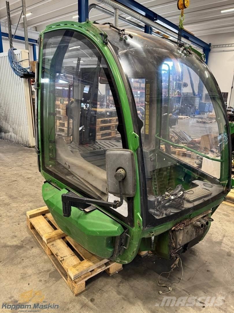 John Deere 1210E Kabine in notranjost