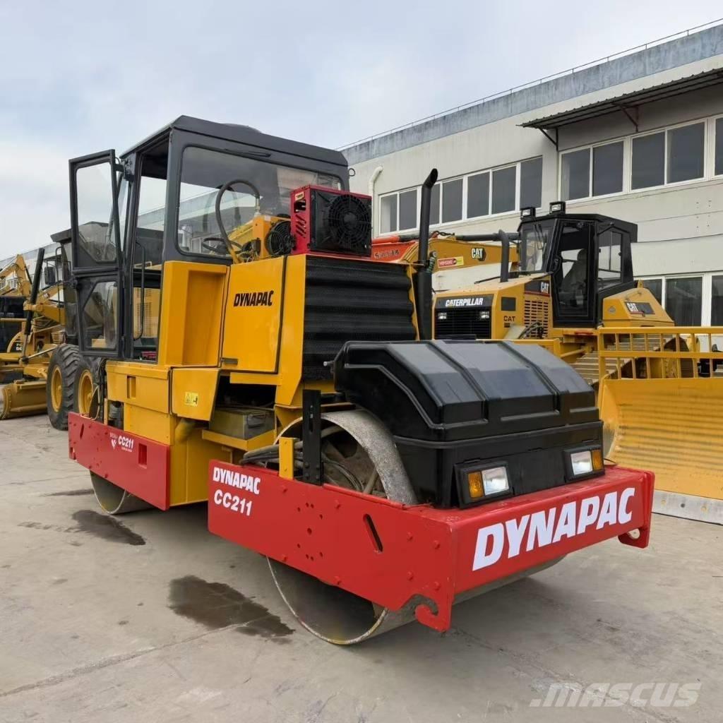 Dynapac CC 211 Dvojni valjarji