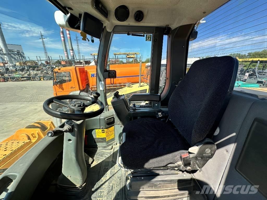 Liebherr L 550 Kolesni nakladalci