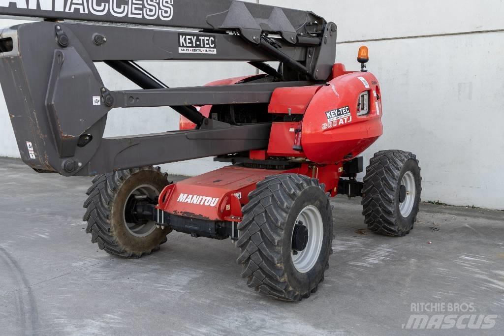 Manitou 200 ATJ Zglobne dvižne ploščadi