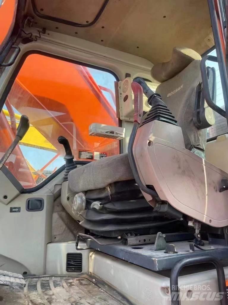 Doosan DH300 Bagri goseničarji