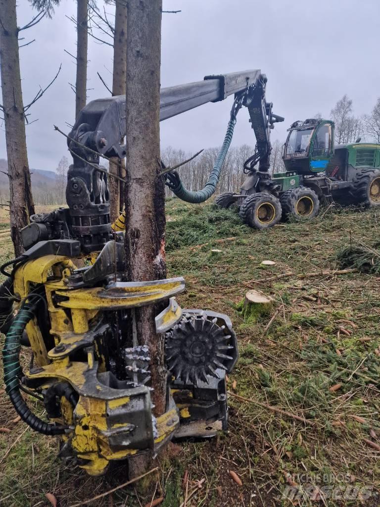 John Deere 1270 E Harvesterji