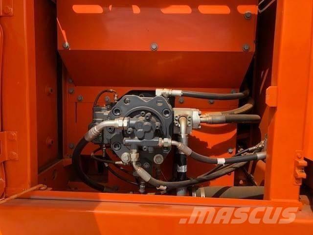 Doosan dx225 Bagri goseničarji