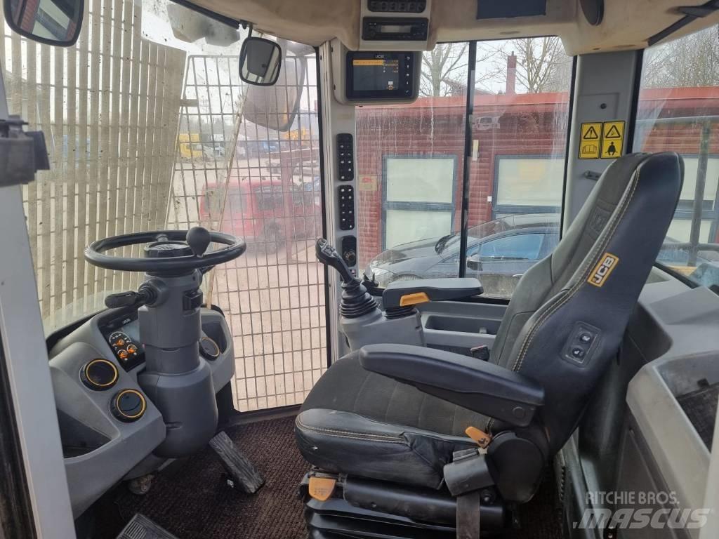 JCB 427 Kolesni nakladalci