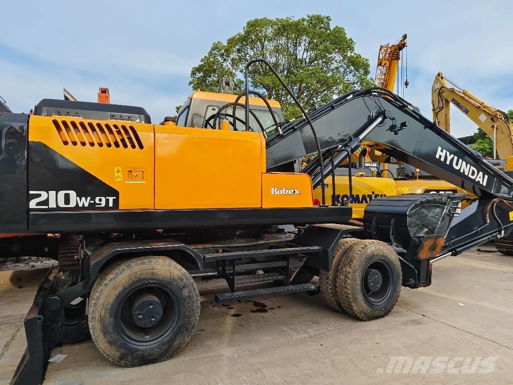 Hyundai R210W-9 Bagri na kolesih