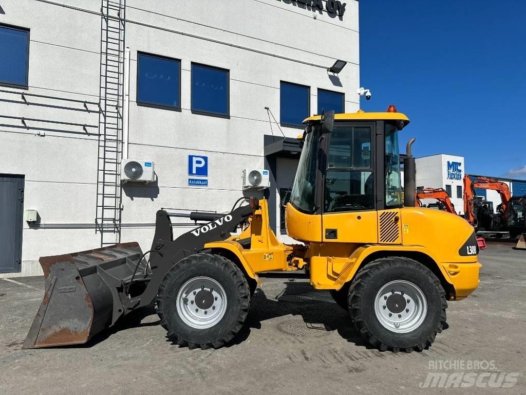 Volvo L 30 B Kolesni nakladalci