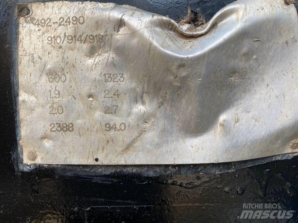 CAT 914 m Kolesni nakladalci