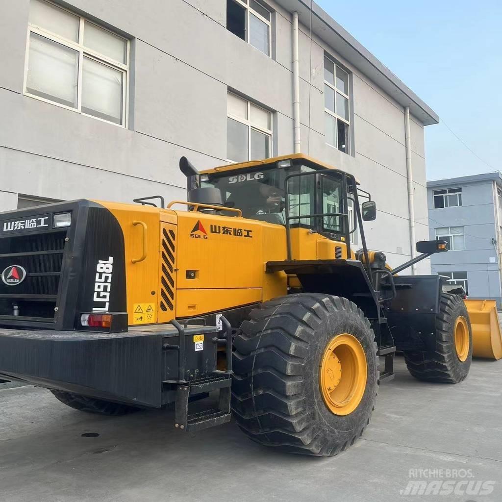 SDLG LG 958 L Kolesni nakladalci