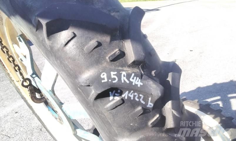BKT 9.5R44 Gume, kolesa in platišča