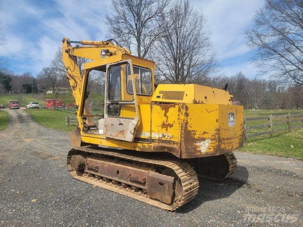 John Deere 490 Bagri goseničarji