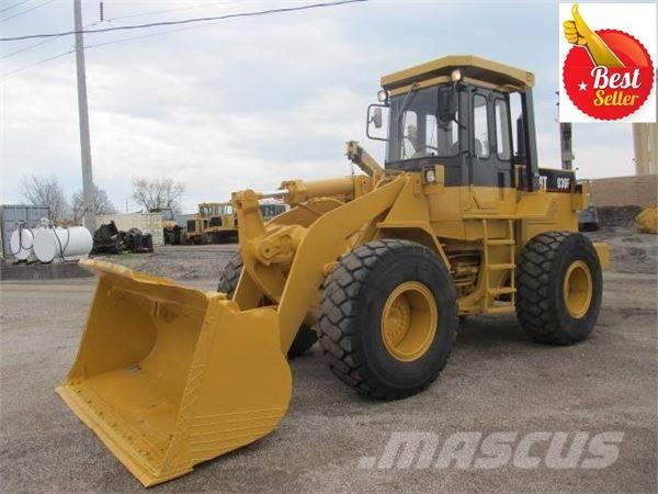 CAT 936 F Kolesni nakladalci
