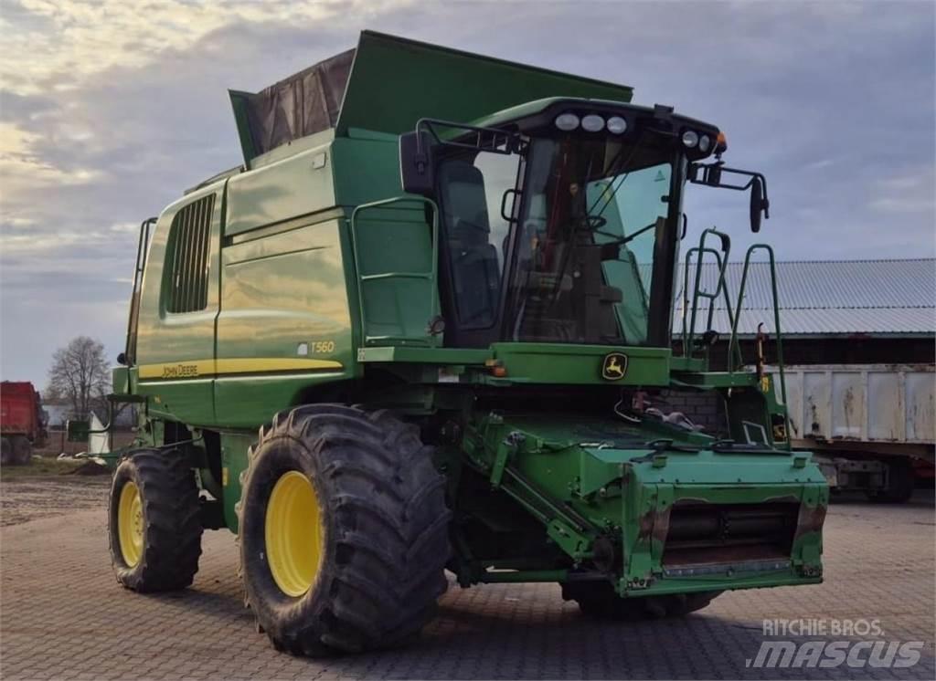 John Deere T560 Kombajni