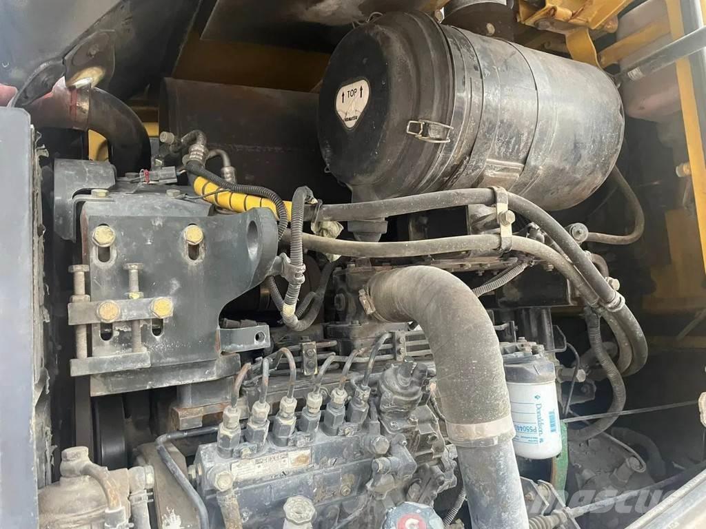 Komatsu WA250-5 Kolesni nakladalci