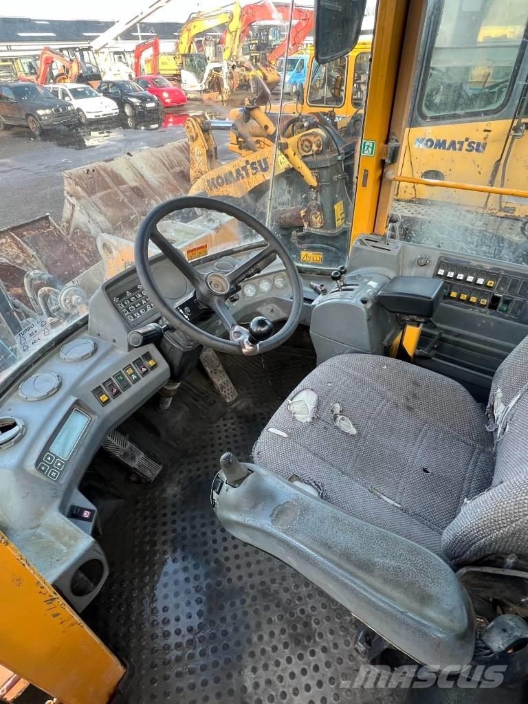 Volvo L 120 C Kolesni nakladalci