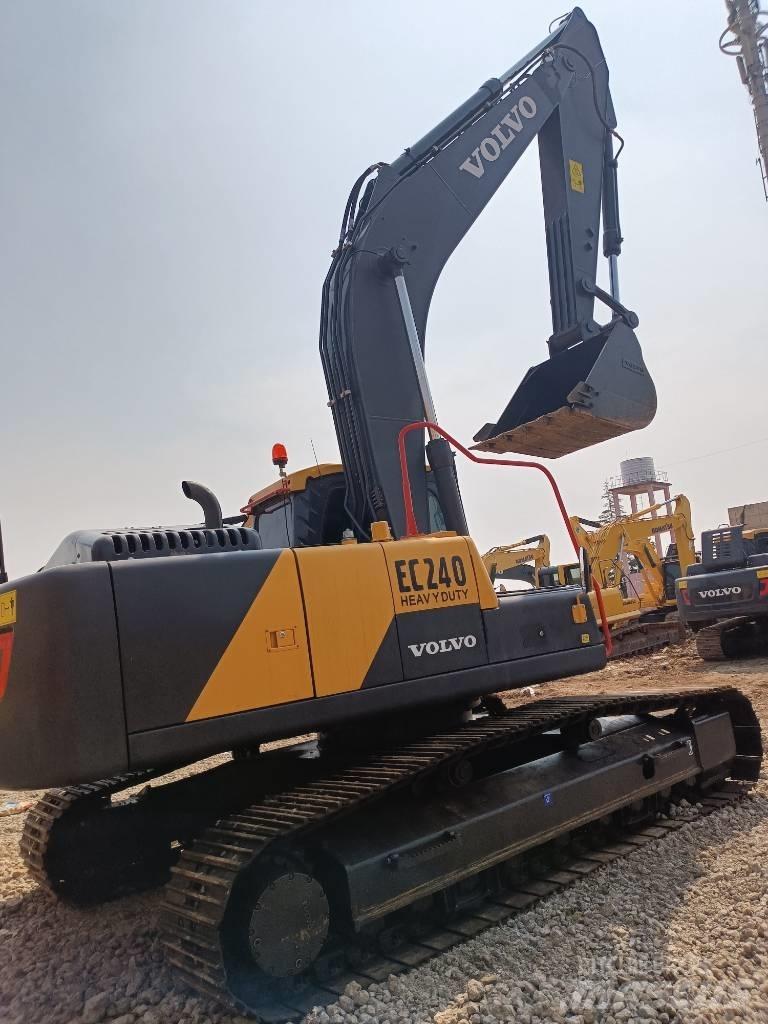 Volvo EC 240 Bagri goseničarji