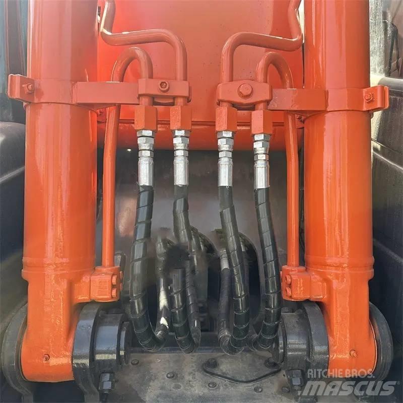 Hitachi ZX 130 Bagri goseničarji