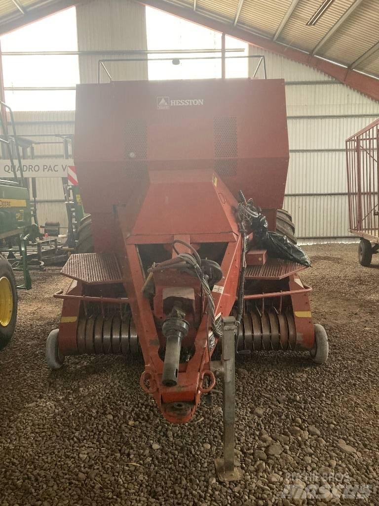 Hesston 4900 Balirke (kvadratne bale)