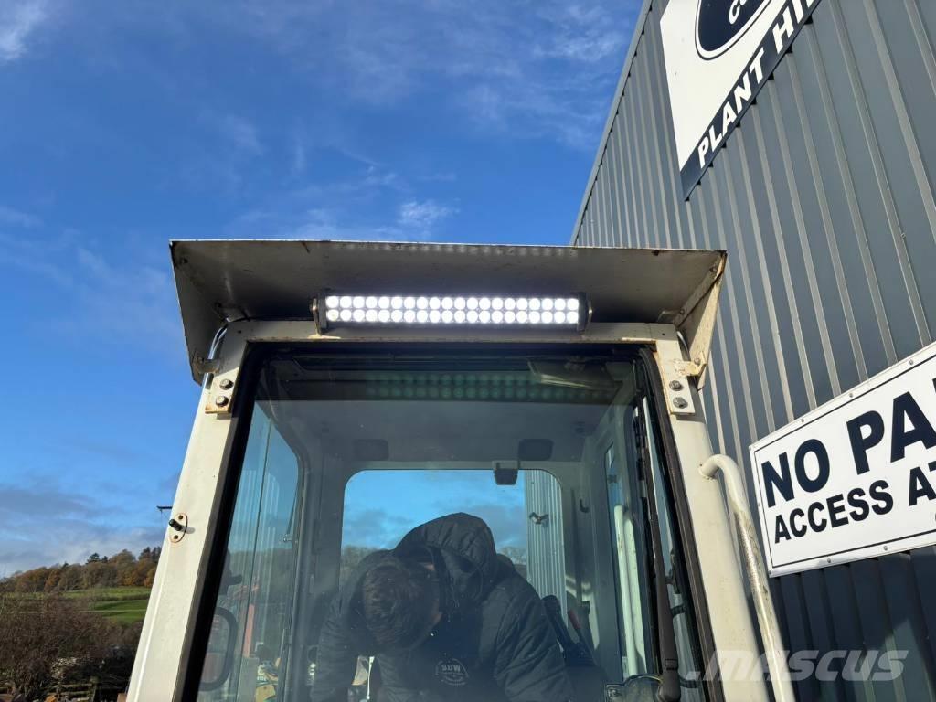 Takeuchi TB 228 Mini bagri <7t