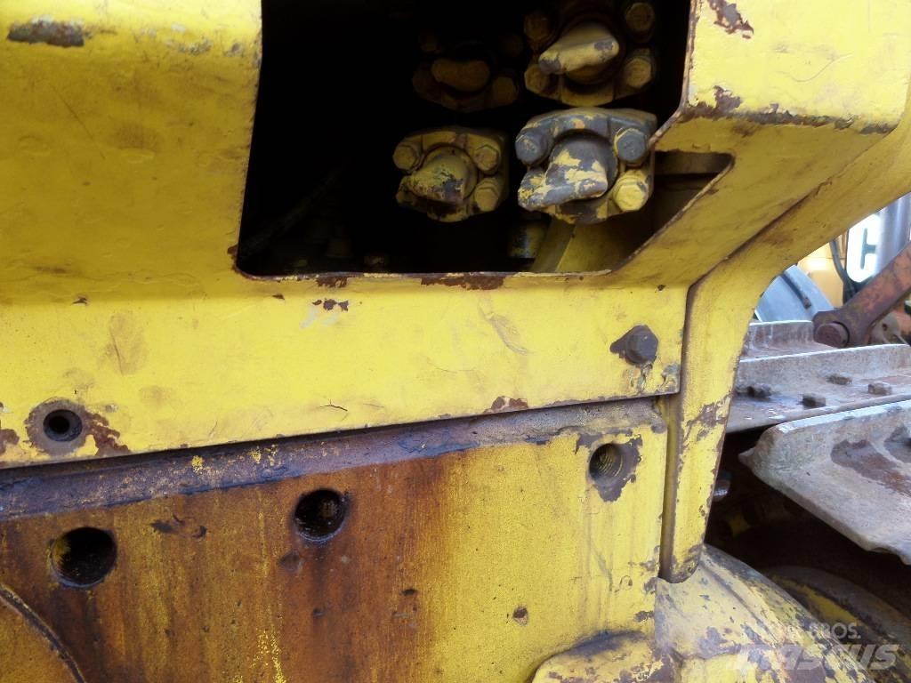 Komatsu D85P-21 Buldožerji goseničarji