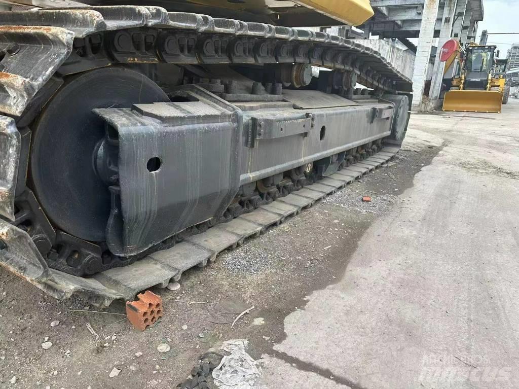 Komatsu PC 450 Bagri goseničarji