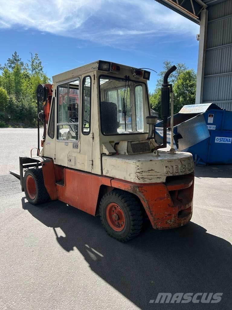 Nissan YGF03 Dizelski viličarji